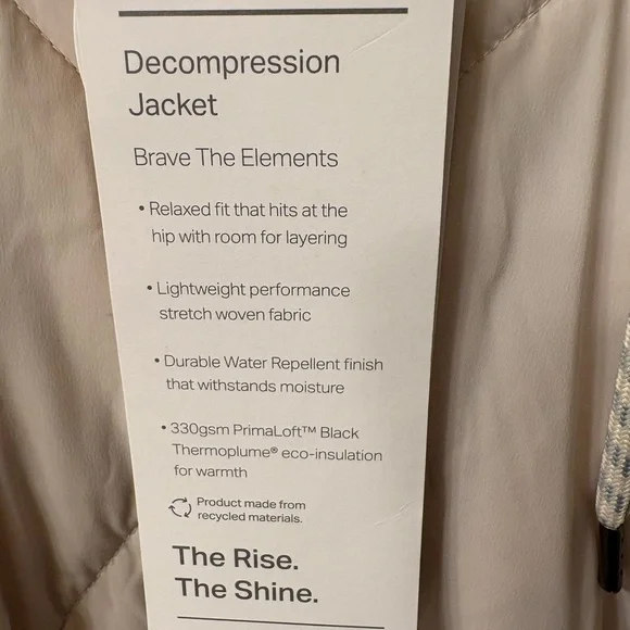 Vuori decompression jacket NWT - Picture 4 of 5